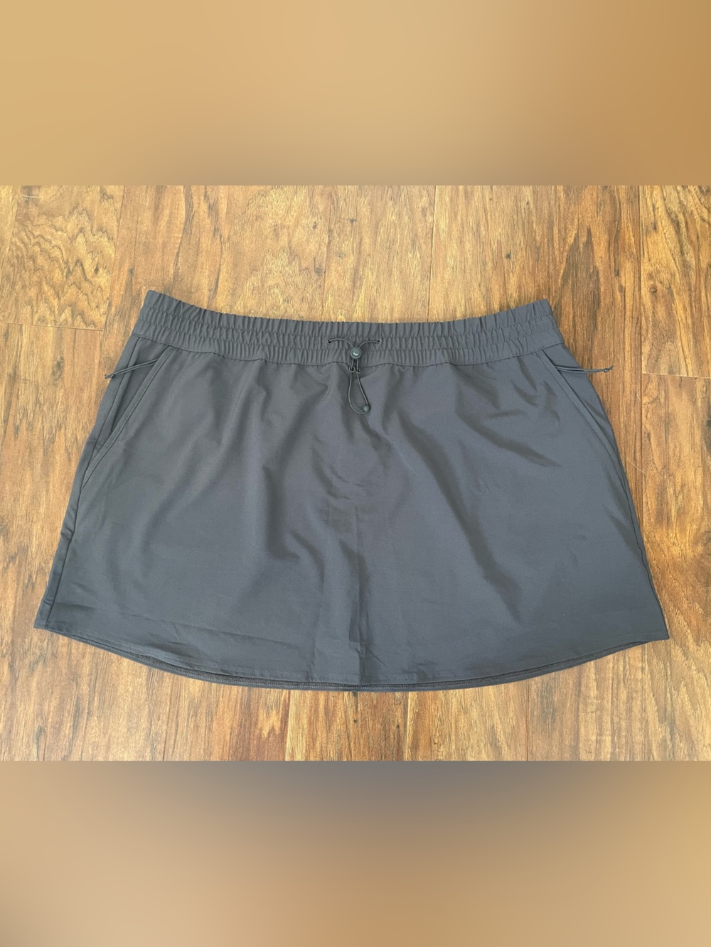 Athleta Skirt Size XL Charcoal EUC Casual Drawstring Style with Zipper Pockets